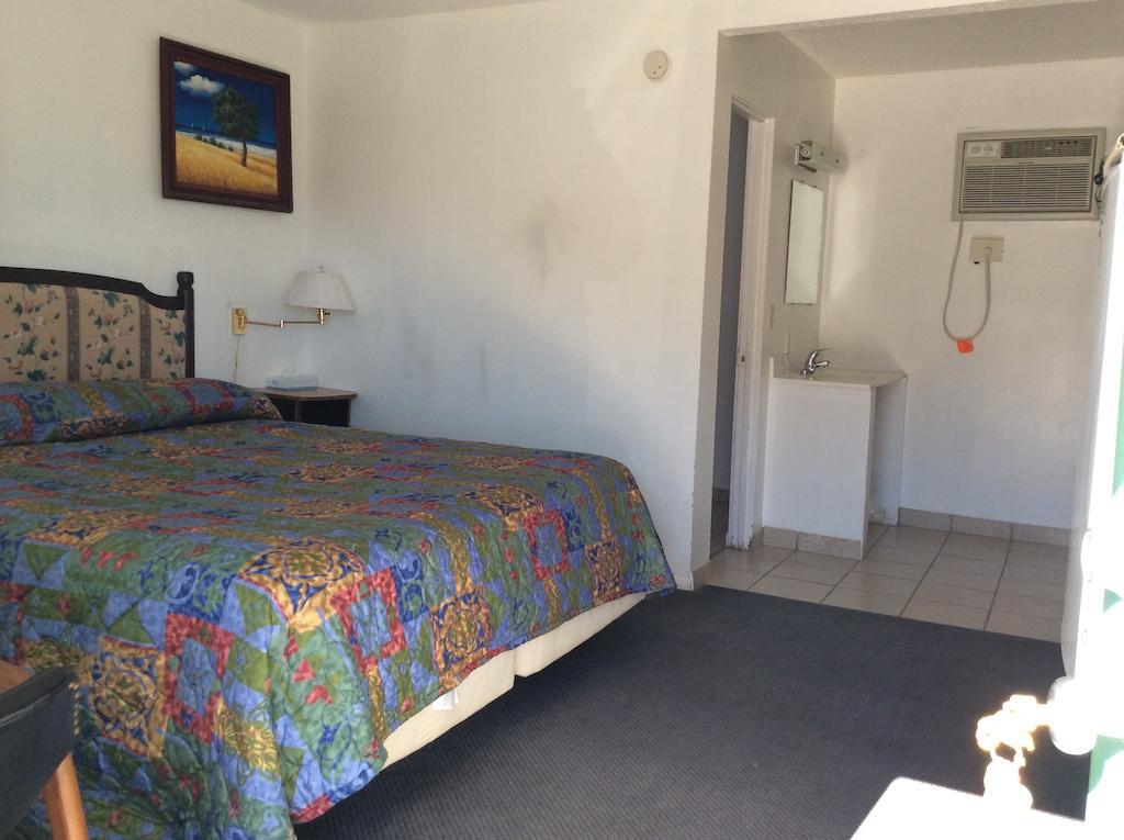 Economy Inn Tonopah Bagian luar foto